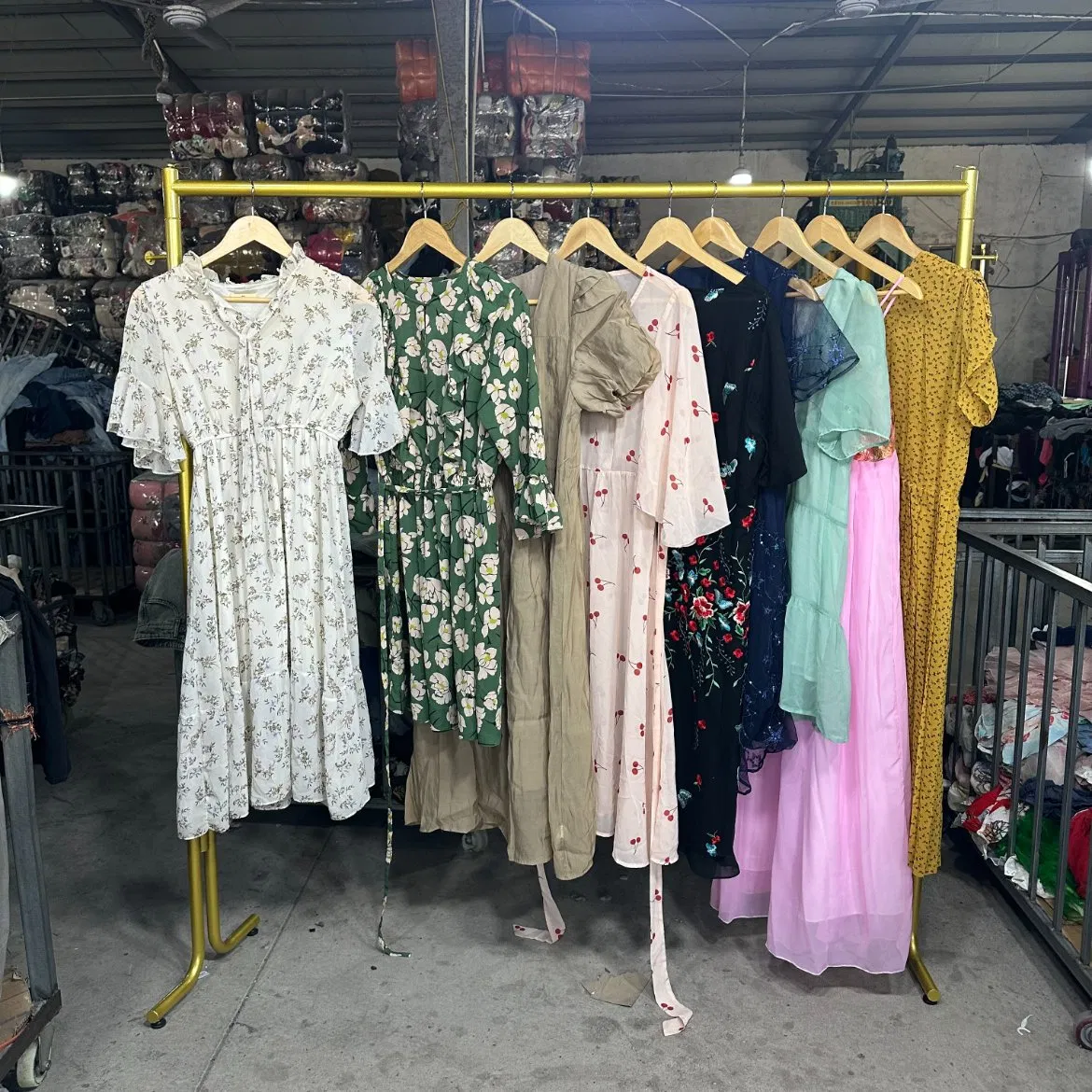 Used Clothes Bales Secondhand Clothing Preloved Summer Clothes for Men Women Kids Wholesale
