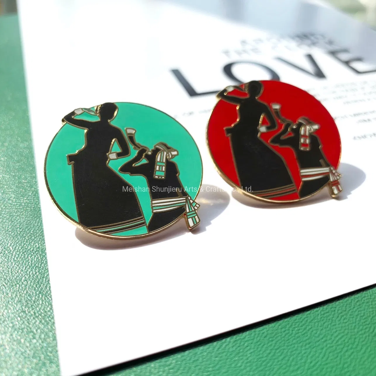 Eco-Friendly Woven Embroidery Pin Badges Sneaker Custom Logo for Sustainable Fashion