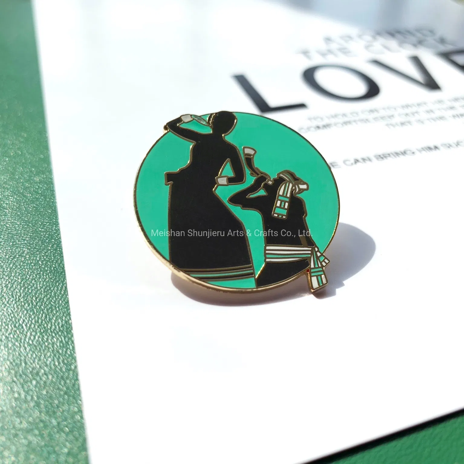 Eco-Friendly Woven Embroidery Pin Badges Sneaker Custom Logo for Sustainable Fashion