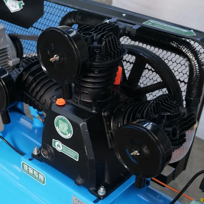 China Suppliers Factory Oil-Lubricated Mobile Piston Air Compressor with Wheels for Efficient Air Compression