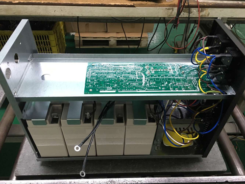 Offline Line Interactive UPS 3000va 1800W Boost and Bulk Power 220V with AVR Internal Battery UPS for Computer