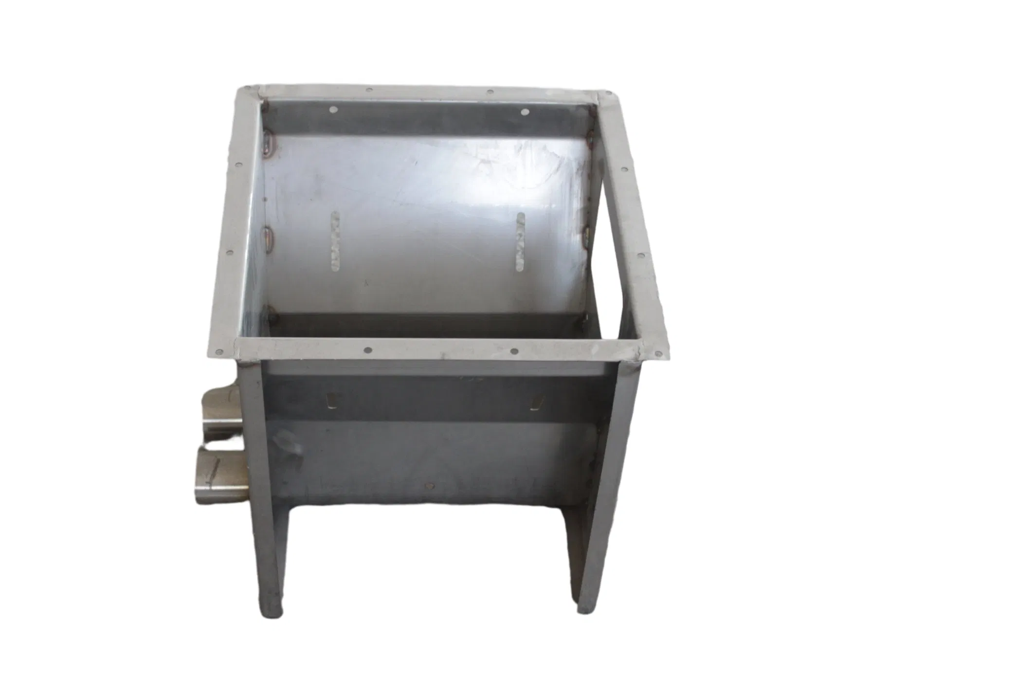 Smart Pig Feeding Equipment to Enhance Farm Productivity