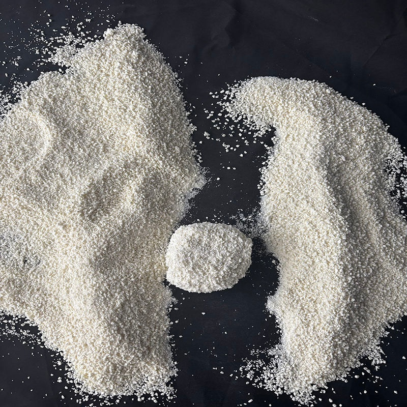 Factory Direct Supply OEM Customizable 2.5kg Bags Antibacterial Lightweight Cassava Sand Clumping Cat Litter