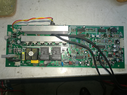 Offline Line Interactive UPS 3000va 1800W Boost and Bulk Power 220V with AVR Internal Battery UPS for Computer