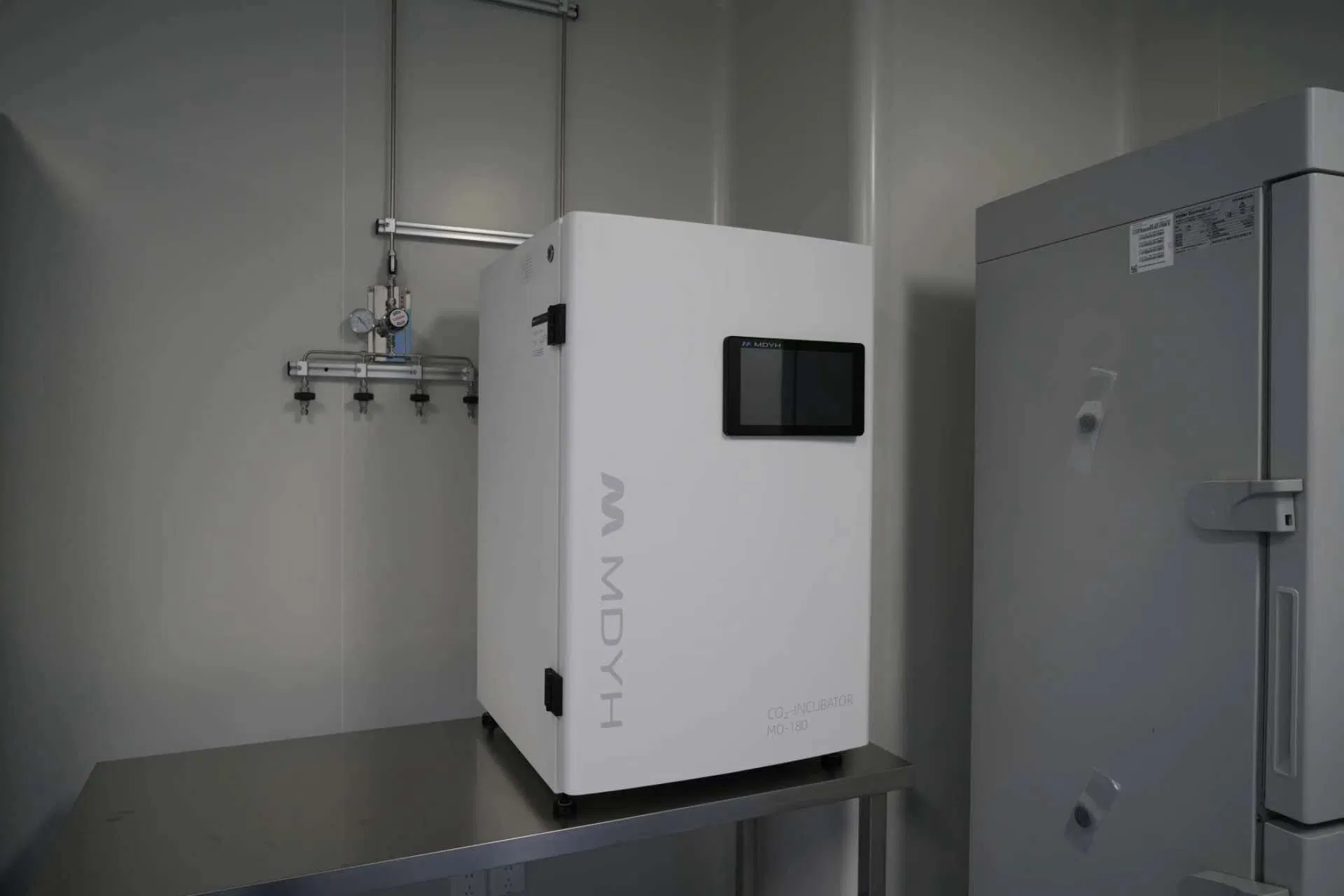 Aiksmed High Quality Medical Laboratory CO2 Incubator for Optimal Cell Growth