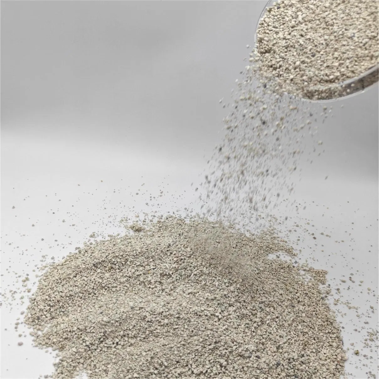 OEM/ODM Factory Price Almost Dust Free Fast Clumping Mineral Bentonite Cat Litter
