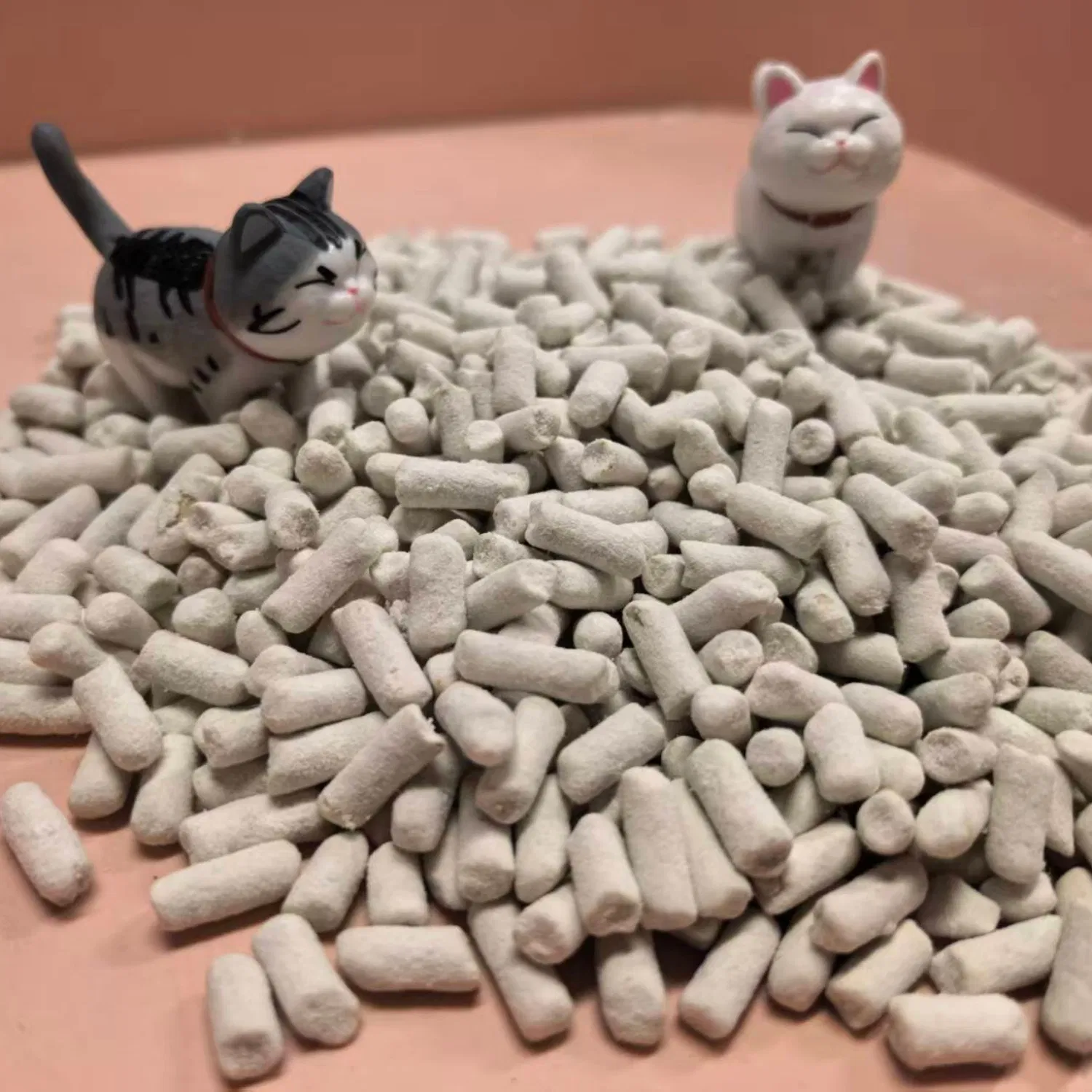Dust Free Paper Cat Litter Made From Recycled Paper Fibers with Chemical Free Processing for Hypoallergenic and Sensitive Cats