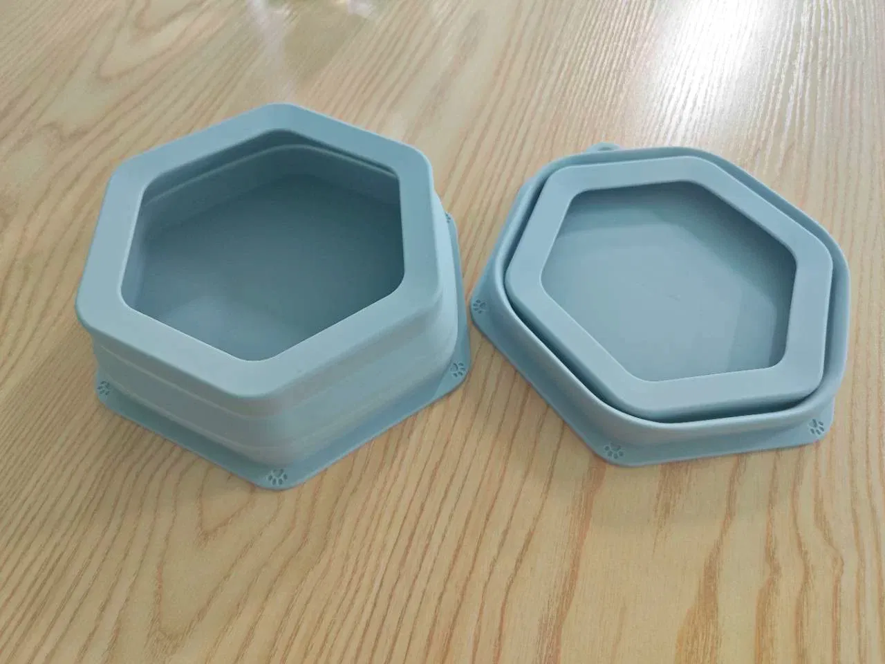 Silicone Foldable Collapsible Lightweight Food Travel Water Bowl for Pet