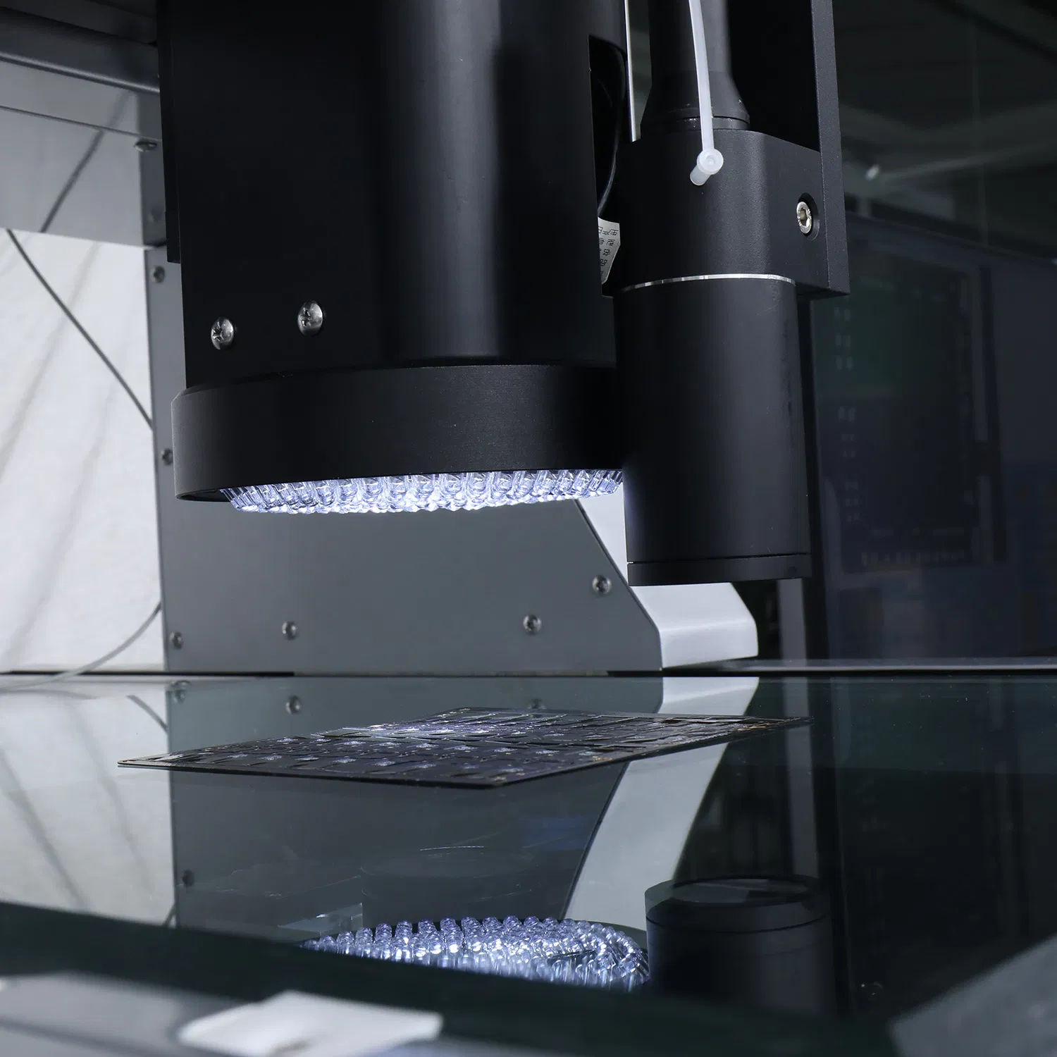 Advanced Vision Measurement System with Automatic Calibration for CNC Machine