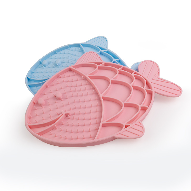 Silicone Dog Lick Pad Slow Feeder Dog Licking Mat Pet Dog Lick Mat with Suction Cups