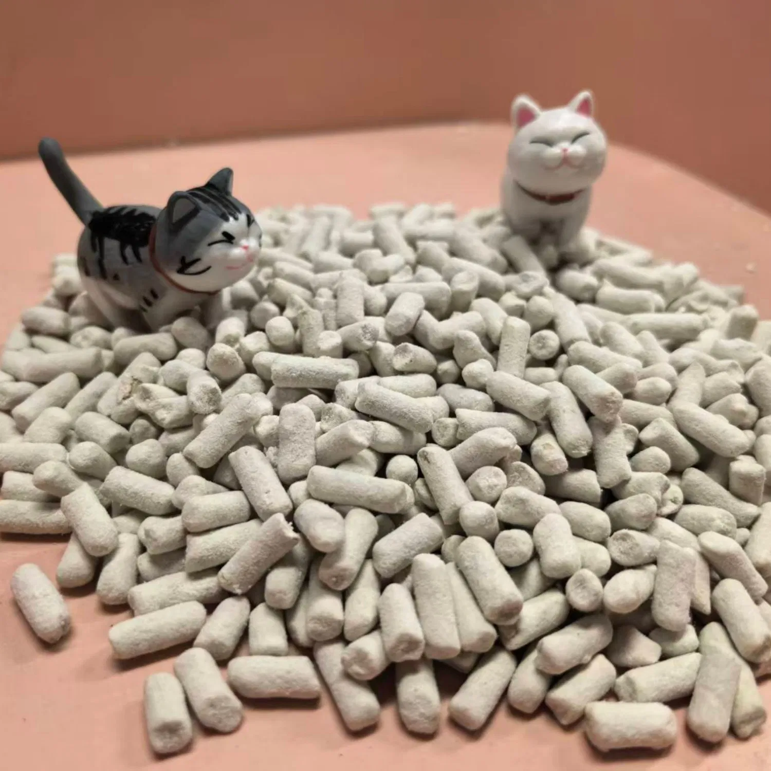 Dust Free Paper Cat Litter Made From Recycled Paper Fibers with Chemical Free Processing for Hypoallergenic and Sensitive Cats