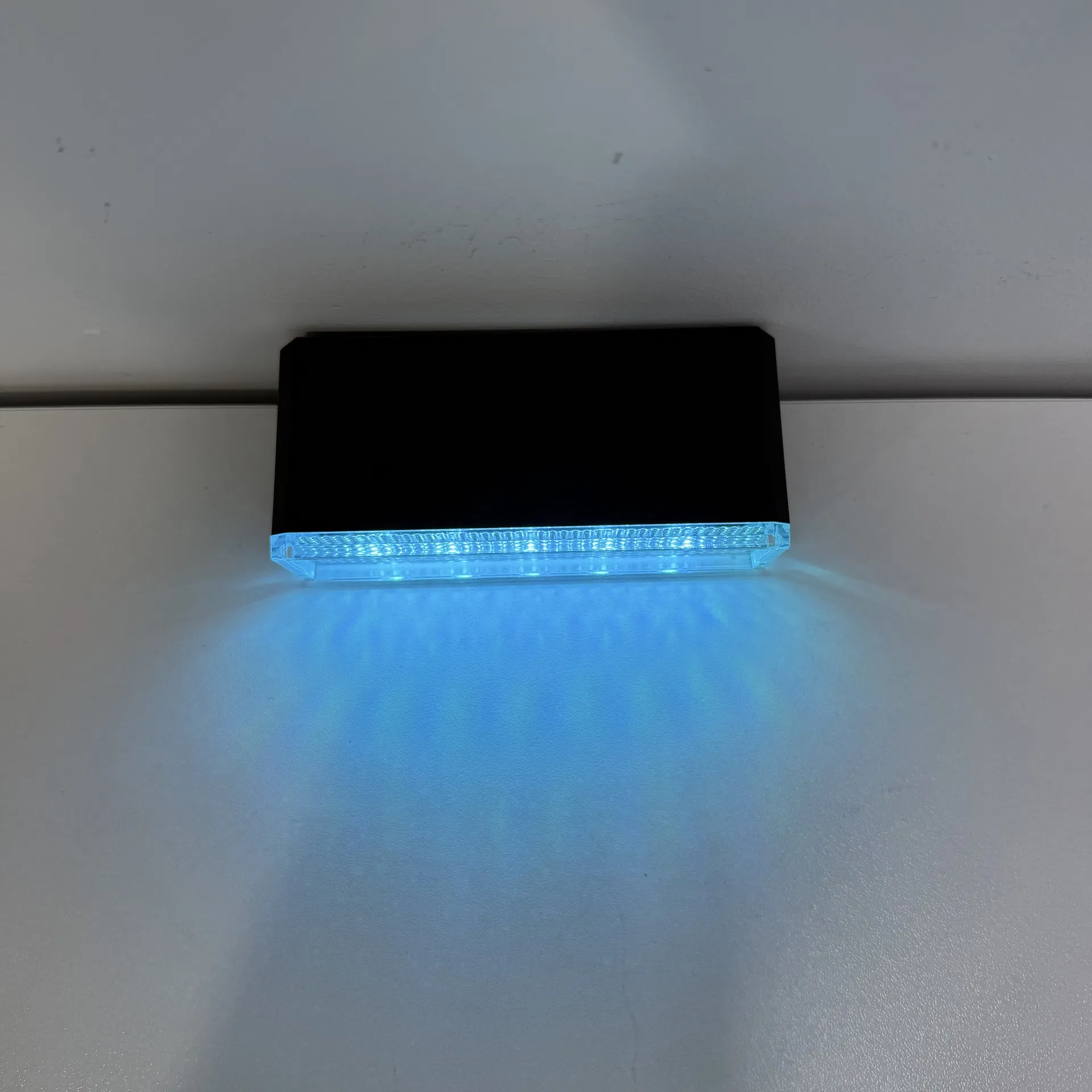 Solar Deck Light Features