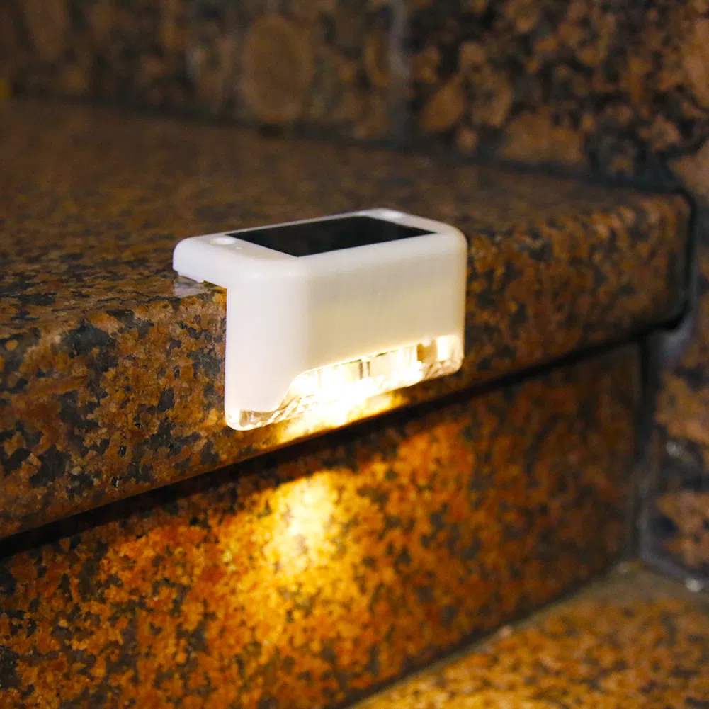 Outdoor LED Solar Fence Lamp 1