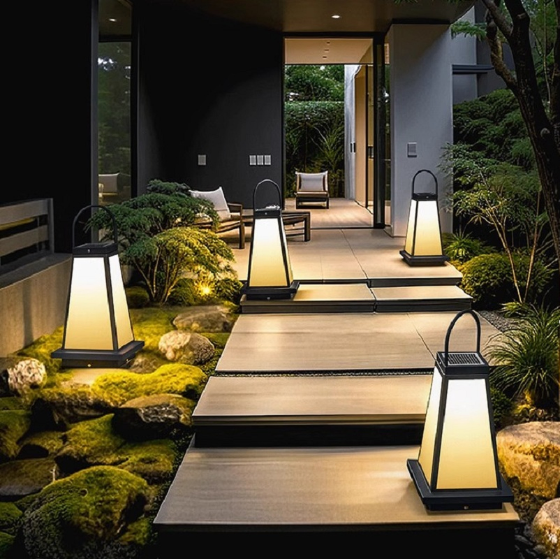 Outdoor Column Post Pillar Cap Lamp Solar Powered LED Lawn Movable Light
