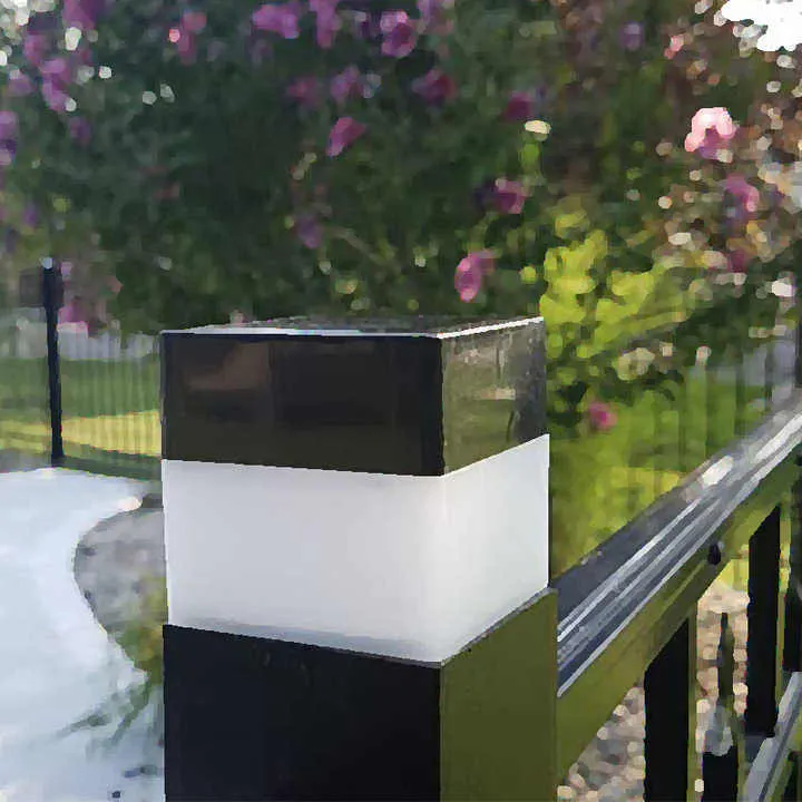 Solar LED Fence Post Light Detail 5