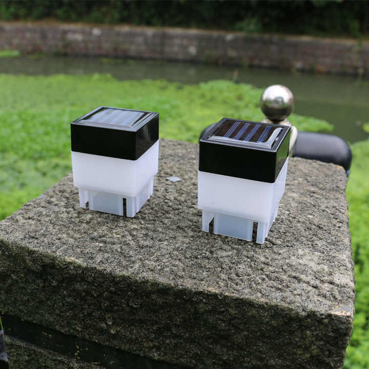 Solar LED Fence Post Solar Light Cap Lights for Wrought Iron and Aluminum or Garden