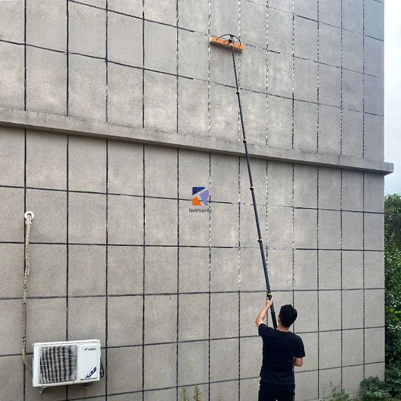 Innovative Solar Panel Cleaning Tool for Windows and Buildings