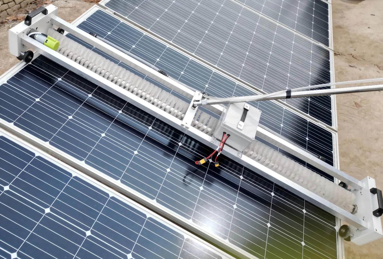 Multi Purpose Solar Panel Washer Bristle Cleaning Brush Scrubbers Photovoltaic PV Module Farm System Kit Lithium Handheld Cleaner Brushes