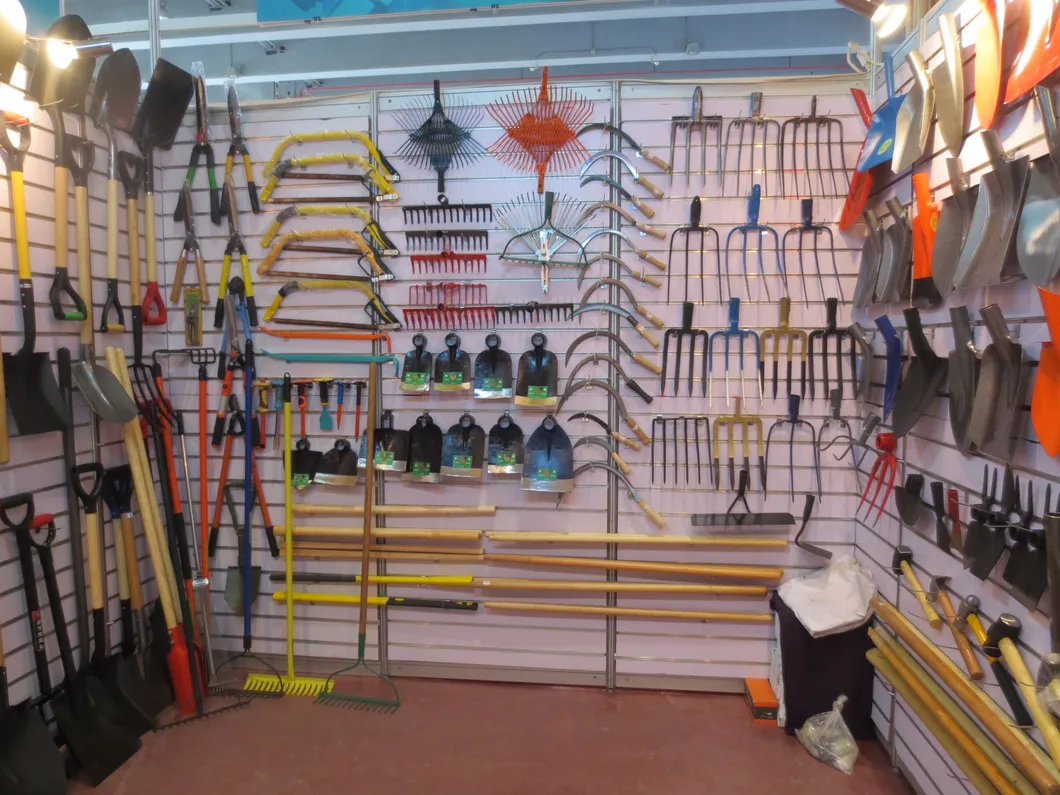 Plastic Rake Head View 2