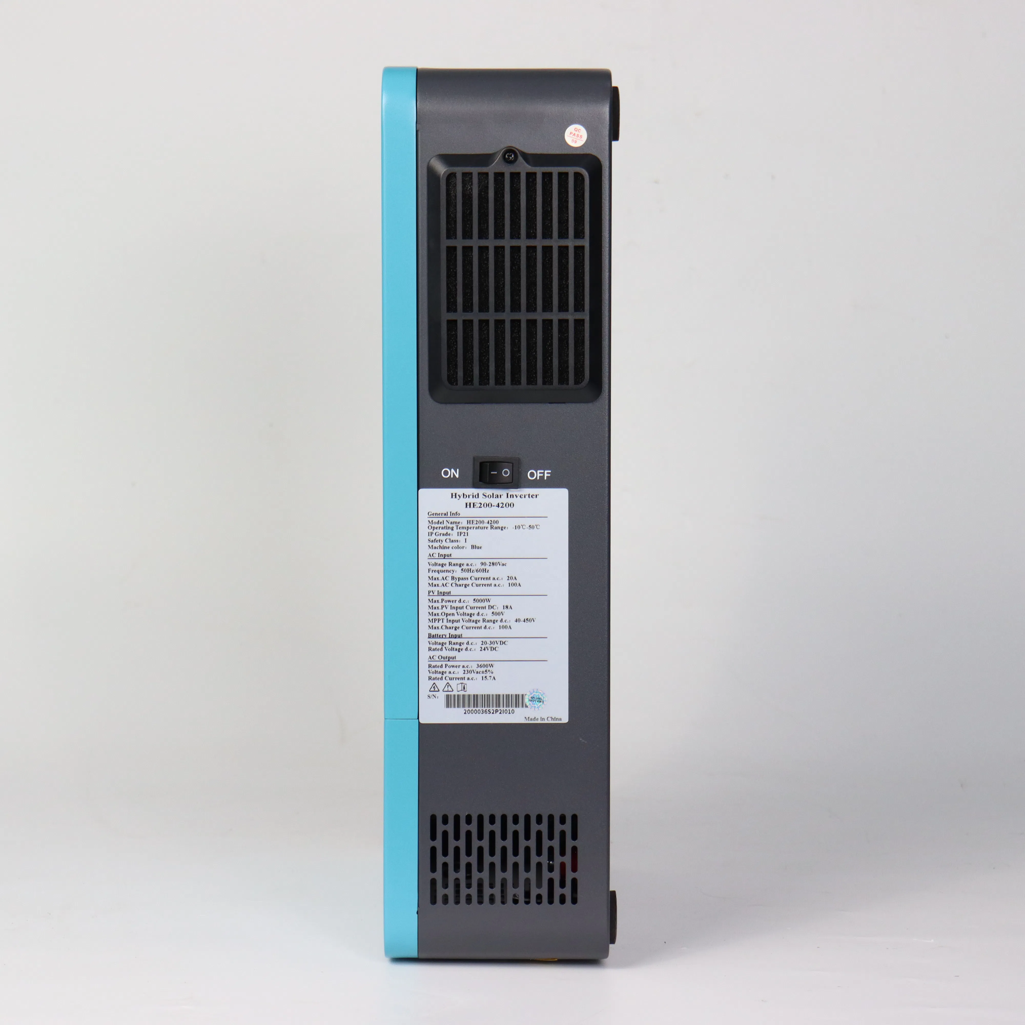 High-Performance Hybrid Solar Inverter with 5000W Input Capacity