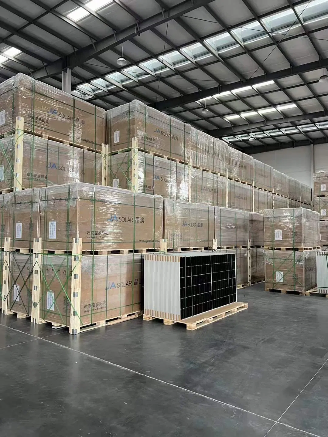 Monocrystalline Silicon Power System 595W 600W 605W Solar Panel with ISO