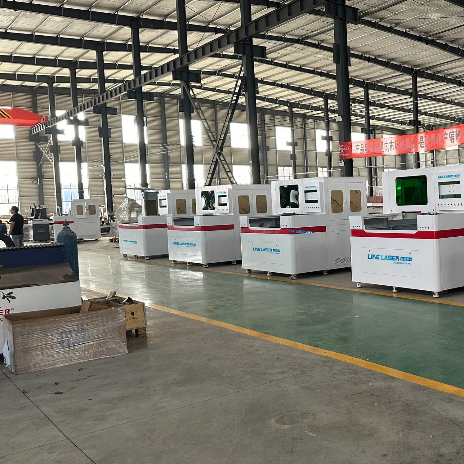 2025 New Tempered Optical Automotive Glass Laser Picosecond Cutting Machine