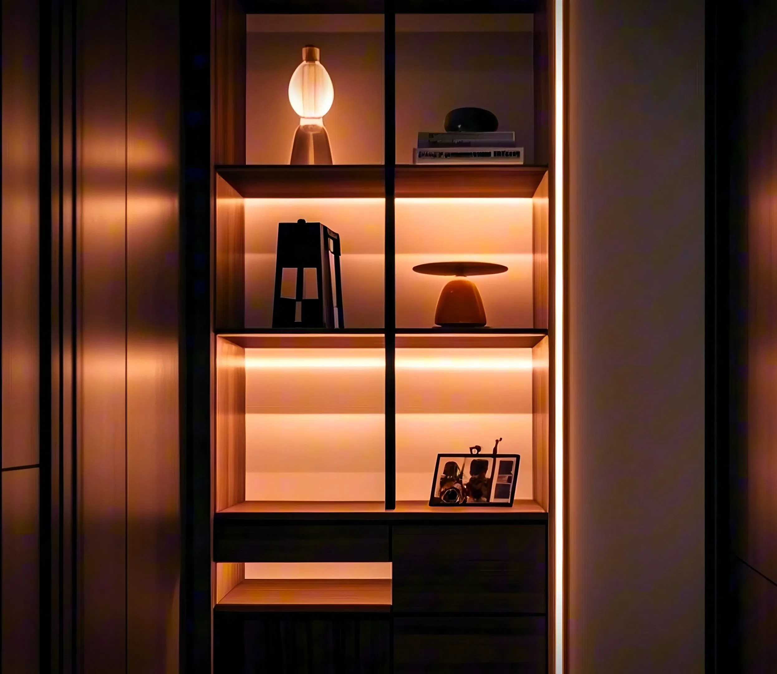 Modern Design Long Lasting Multipurpose Shelf LED Lights/Lighting for Cabinets