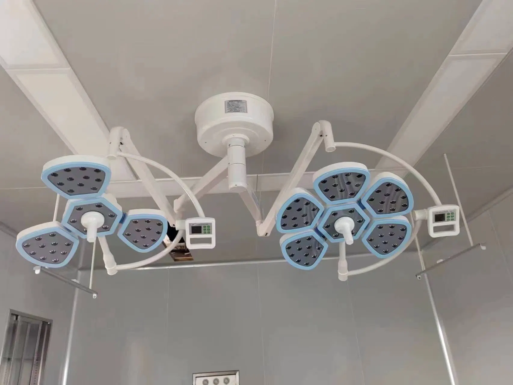 700 Flower Type Single Dome LED Ceiling Surgical Light LED Operating Light or Lights