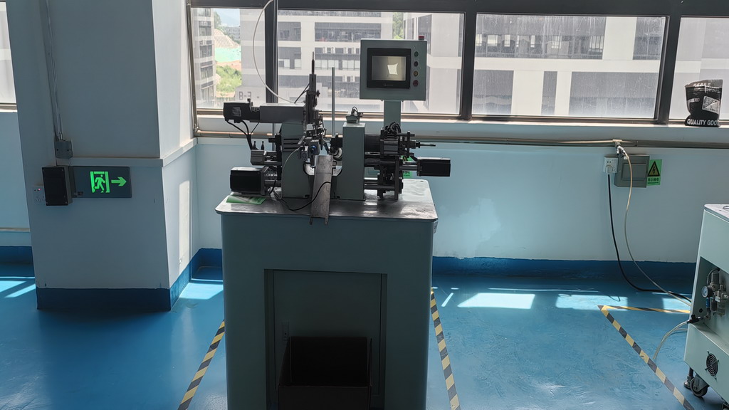 Advanced coil winding machine for high-precision transformer manufacturing