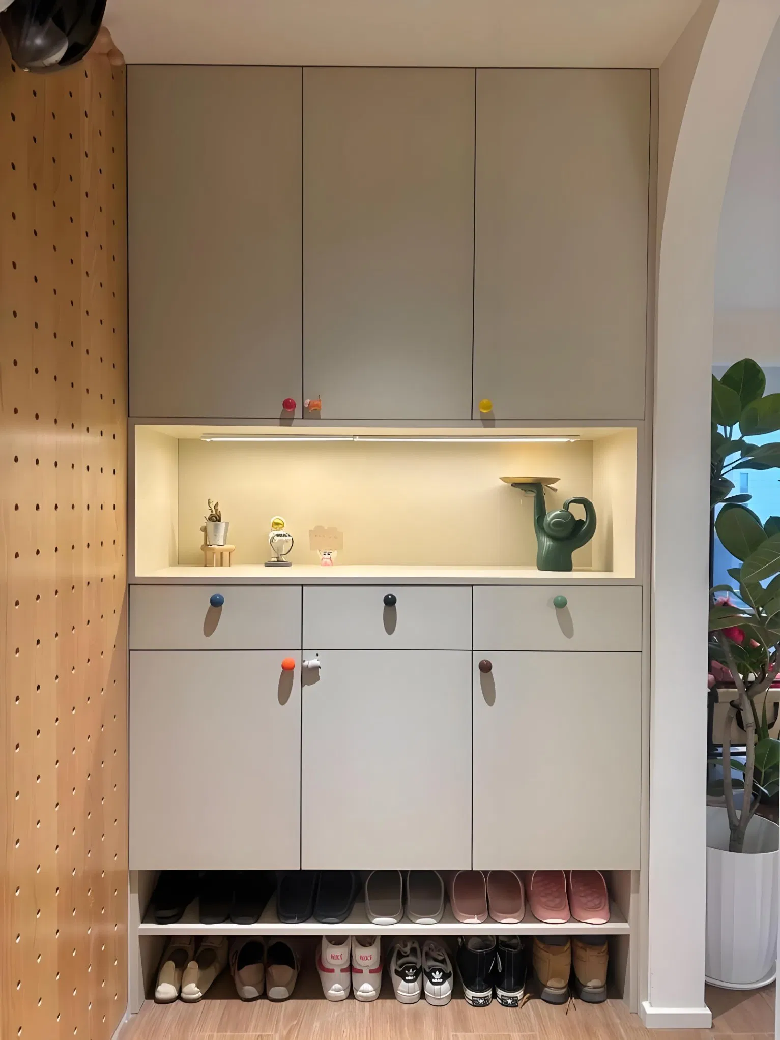 Stylish 2025 Yuanfu Entryway Shoe Cabinet for Modern Living Spaces