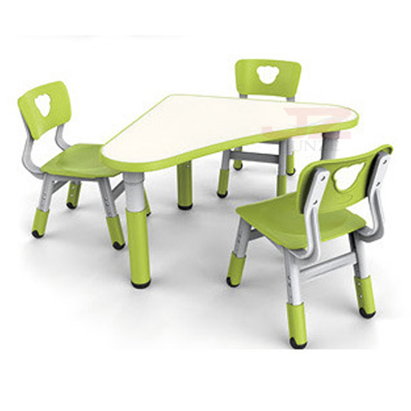 China Kids Learning Desk Nursery School Table and Chair Kindergarten Furniture