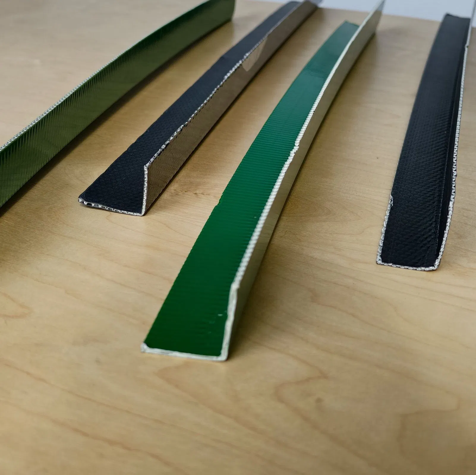 L Shape Plastic Corner Protectors Effectively Protect Cartons From Bumps and Knocks