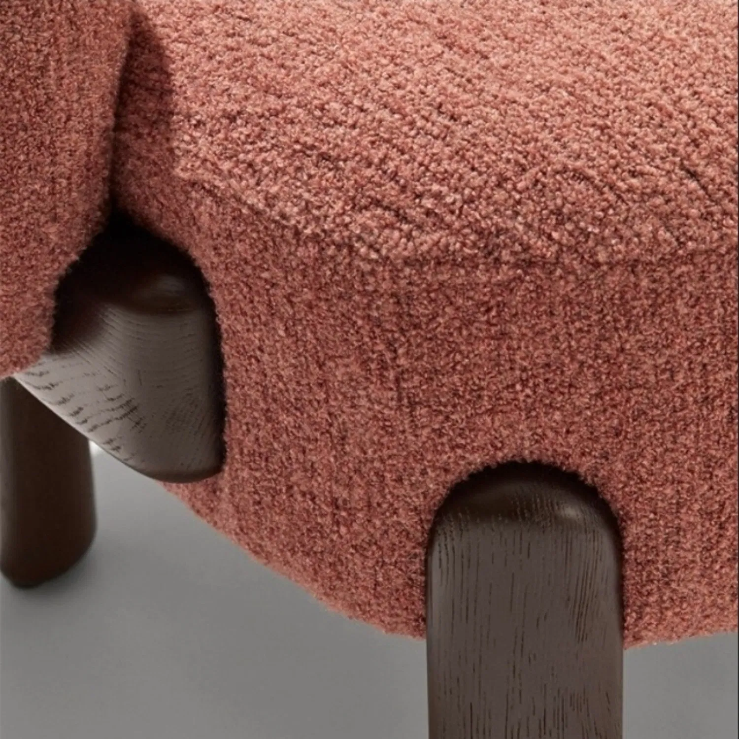 Hotel Living Room Sofa Velvet Upholstered Sofa for Luxury Hotel Hotel Bedroom Sofa Accent Sofa for Hotel Bedroom Reading Nook