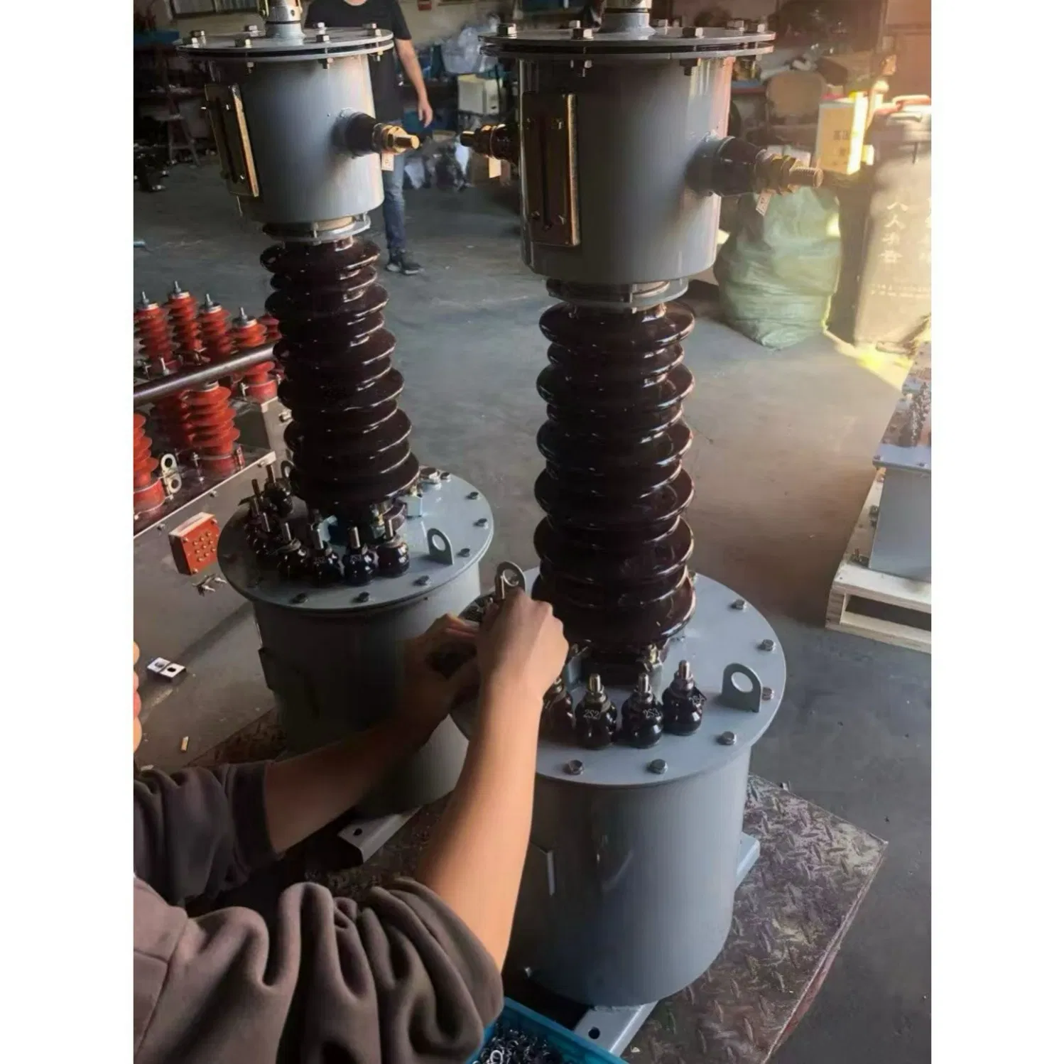 Precision Voltage Transformer for Electrical Meter Verification and Calibration Work