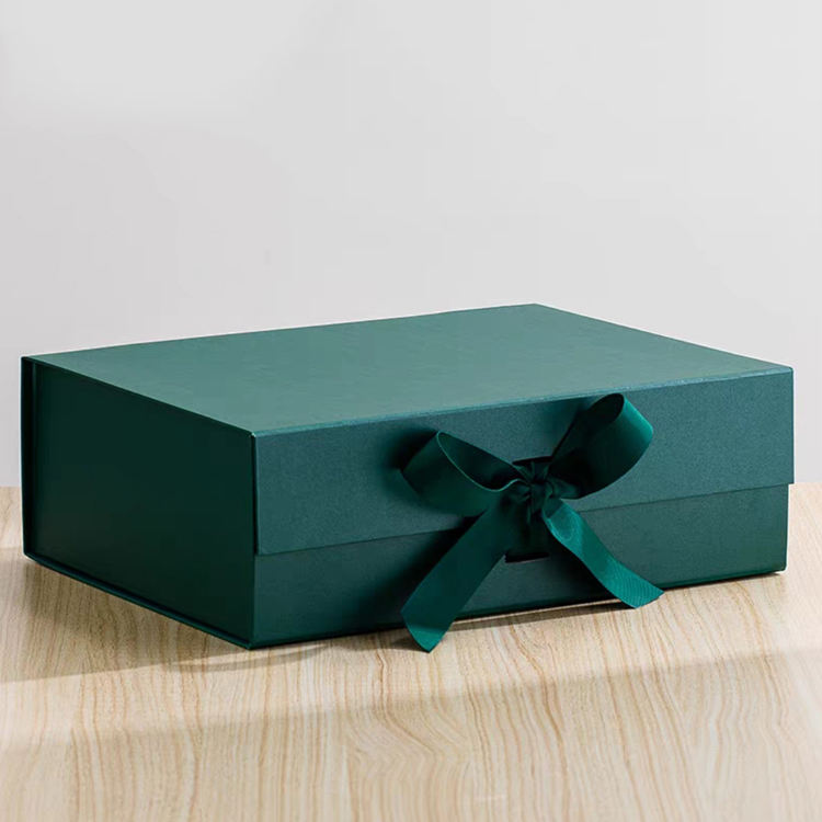 Custom Premium Green Luxury Magnetic Gift Box with Ribbon for Gift Sets