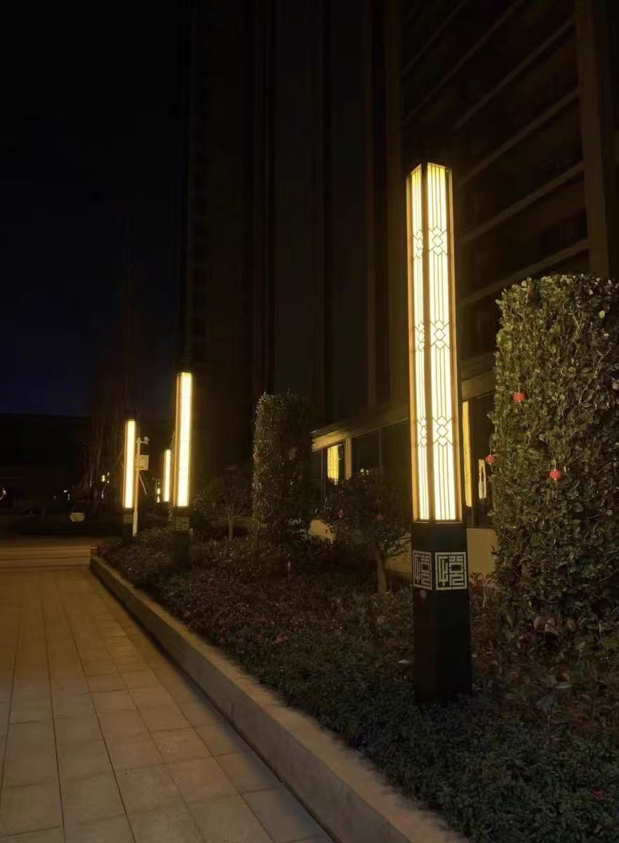 Wholesale 3M Post Lamp Pole OEM High Lumen Square Led Bollard Solar Garden Light Outdoor