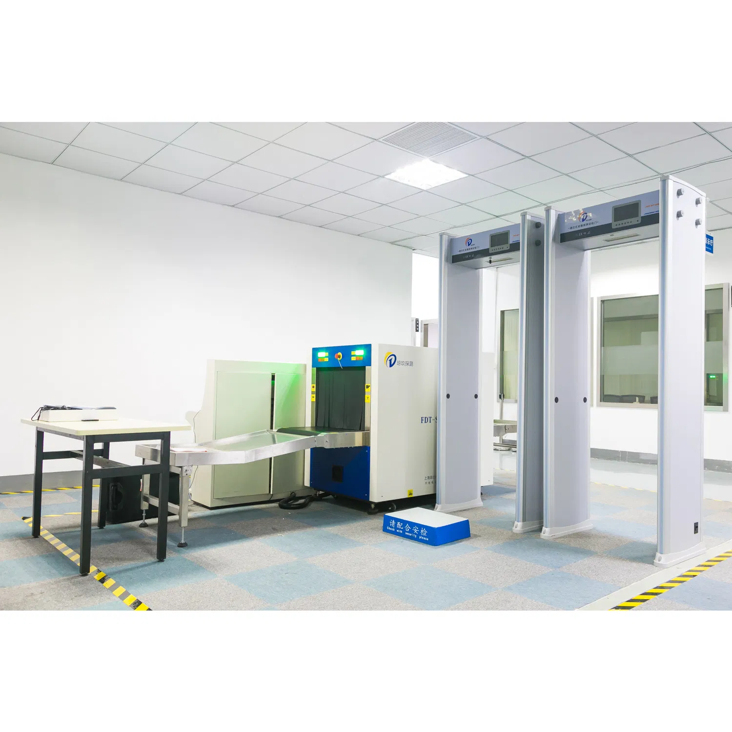 X-ray Baggage Scanner Dual View &amp; Dual Energy Fdt-Se6040d for Sport Exhibition Halls