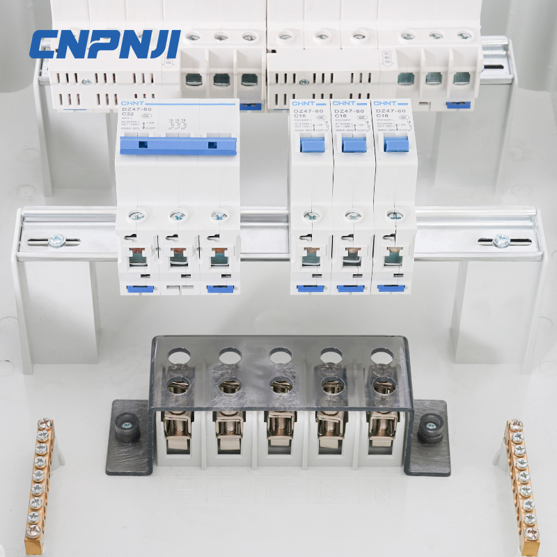 IP65 Waterproof Power Distribution Box with MCB for Smart Factories