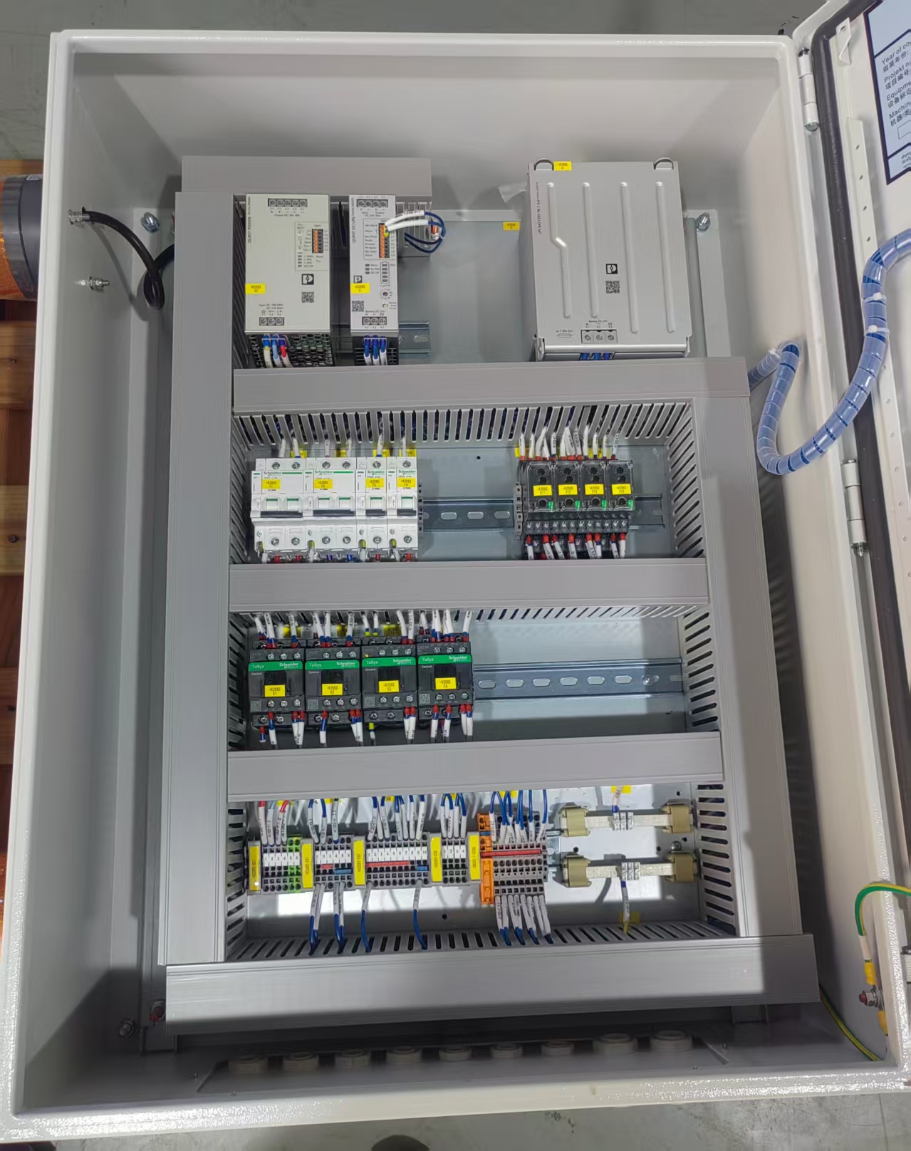 Floor Standing Power Distribution Cabinet Free Standing Large Capacity Heavy Duty Steel Electrical Enclosure