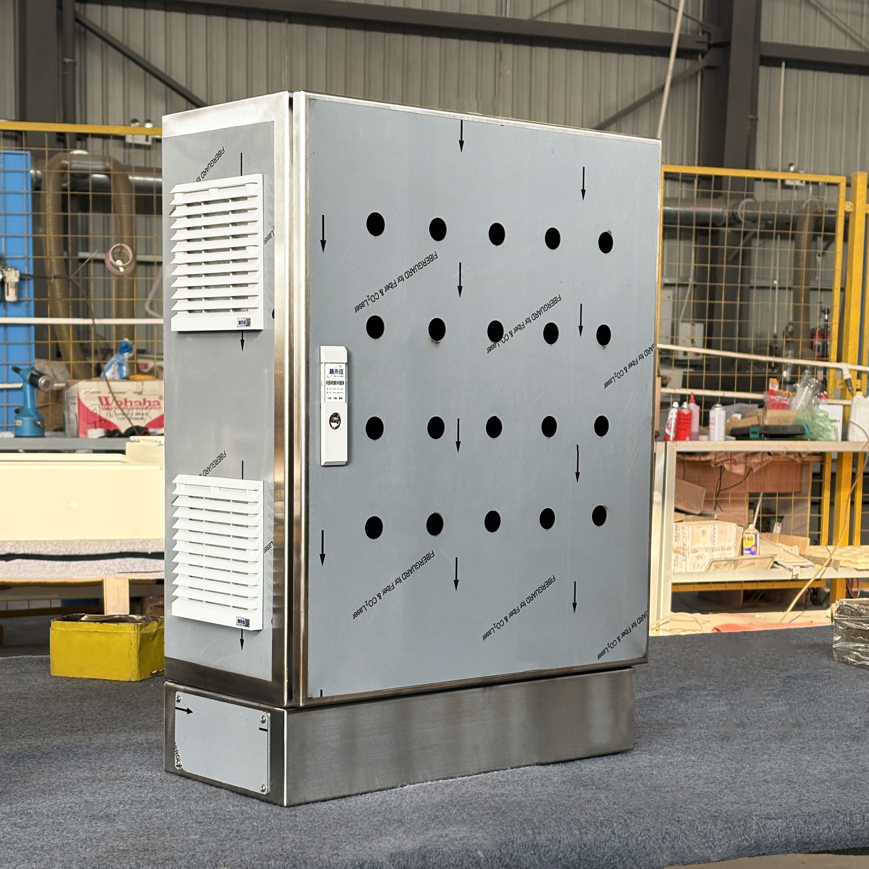 Stainless Steel Elevated Base Power Distribution Box with Dustproof & Ventilation for Industrial Outdoor Electrical Equipment