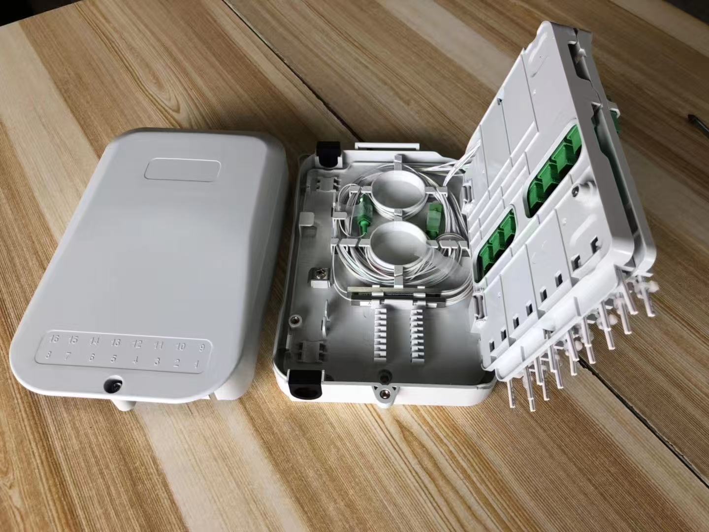 TL-FAT-16 Telelink Indoor Wall Mounted 16 Core Fiber Optic Distribution Box Wall Mounting OEM Terminal Distribution Nap Box