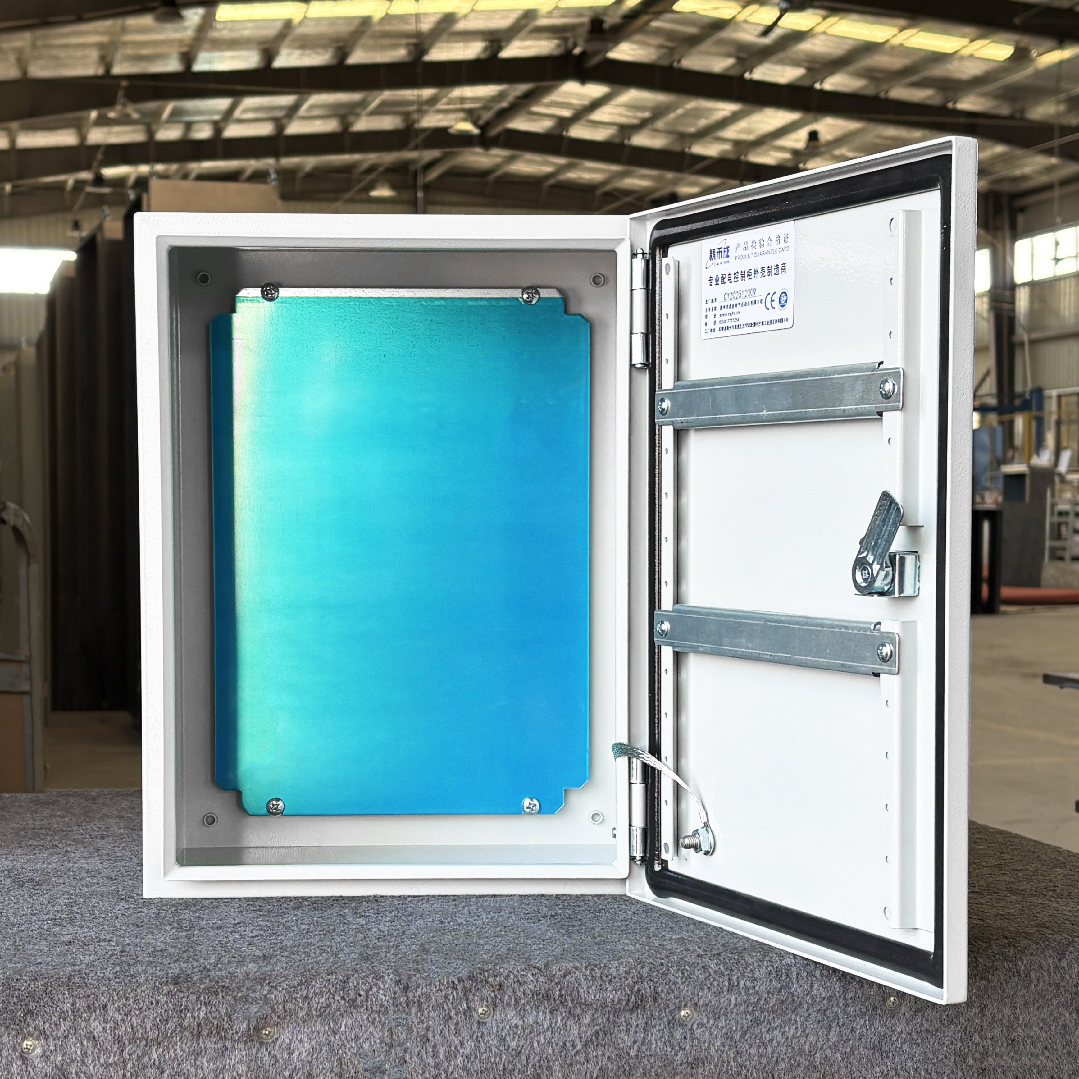 MB Compact Standard Premium Single-door Outdoor Commercial Distribution Box Weather-sealed for Outdoor Power Need
