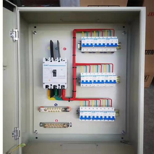 Custom British Standard 12 Way 3 Phase 400V Metal Distribution Board IP30/IP40 Protection HRC Fuse Components for Sub-metering