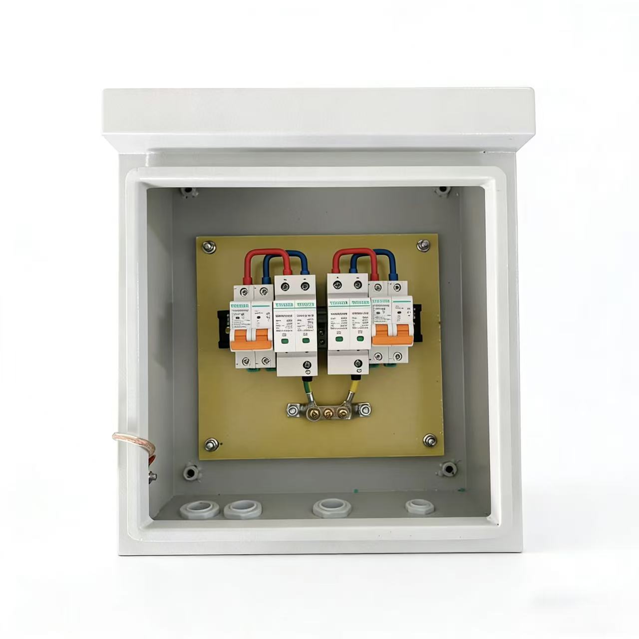 2 Way 16A 600V PV DC Combiner Box, Photovoltaic Distribution Box with MPPT for Commercial Solar Projects