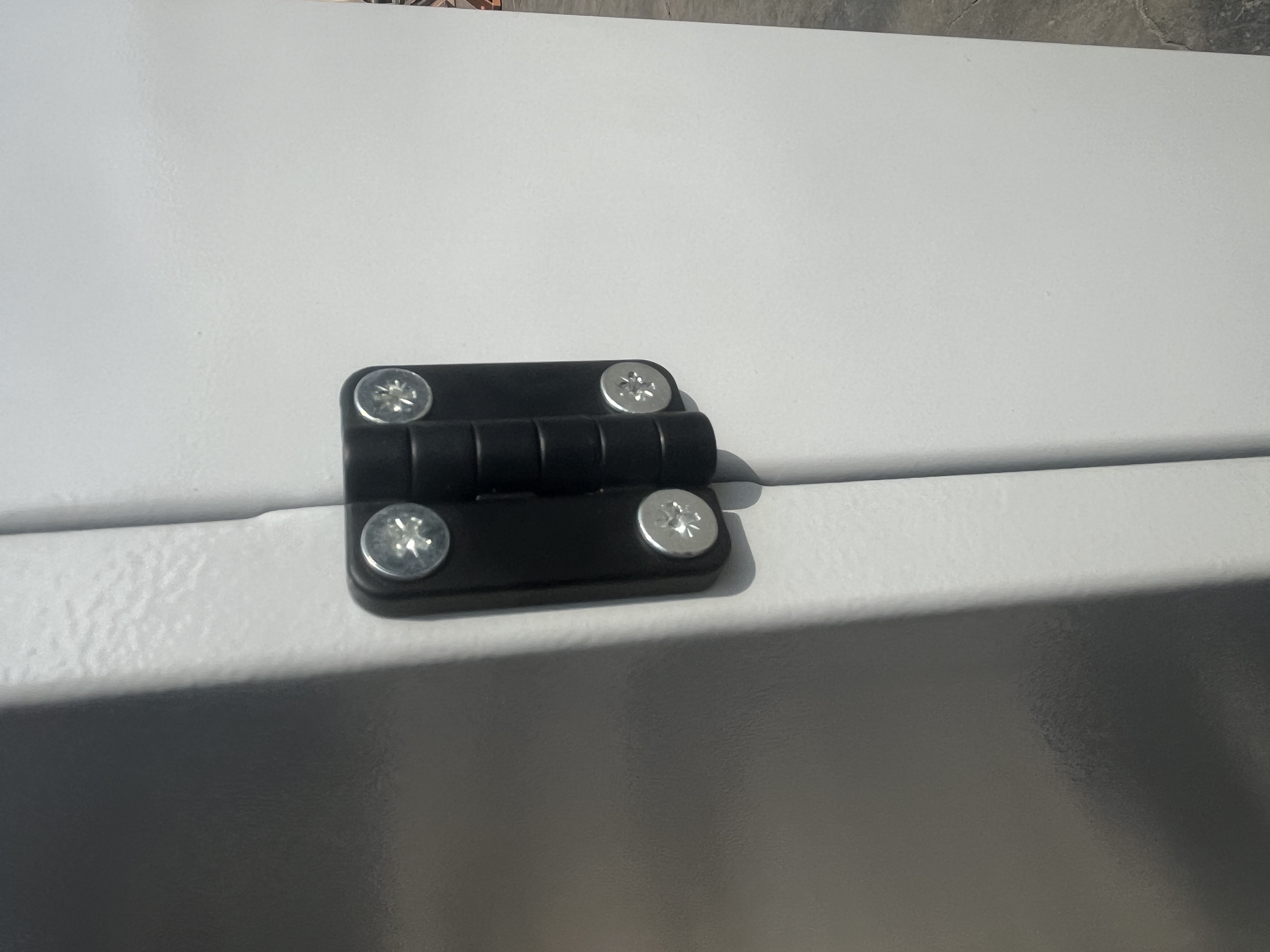 Wall-Mounted IP65 Power Distribution Box with Cold Rolled/Galvanized Steel Powder Coating Customizable Size/Color/Logo