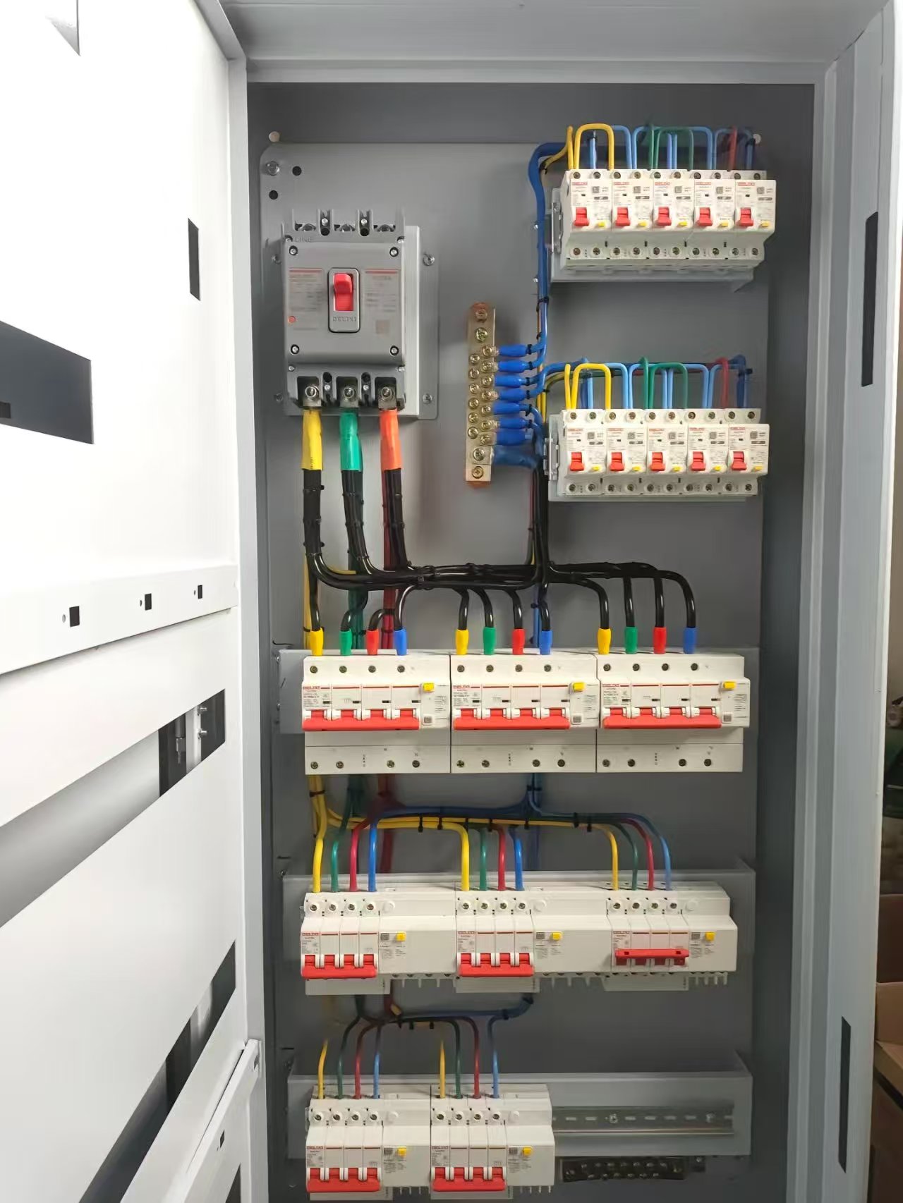 XL-21 Series Distribution Cabinet; Power Cabinet Power Equipment; Low-voltage Power Equipment.