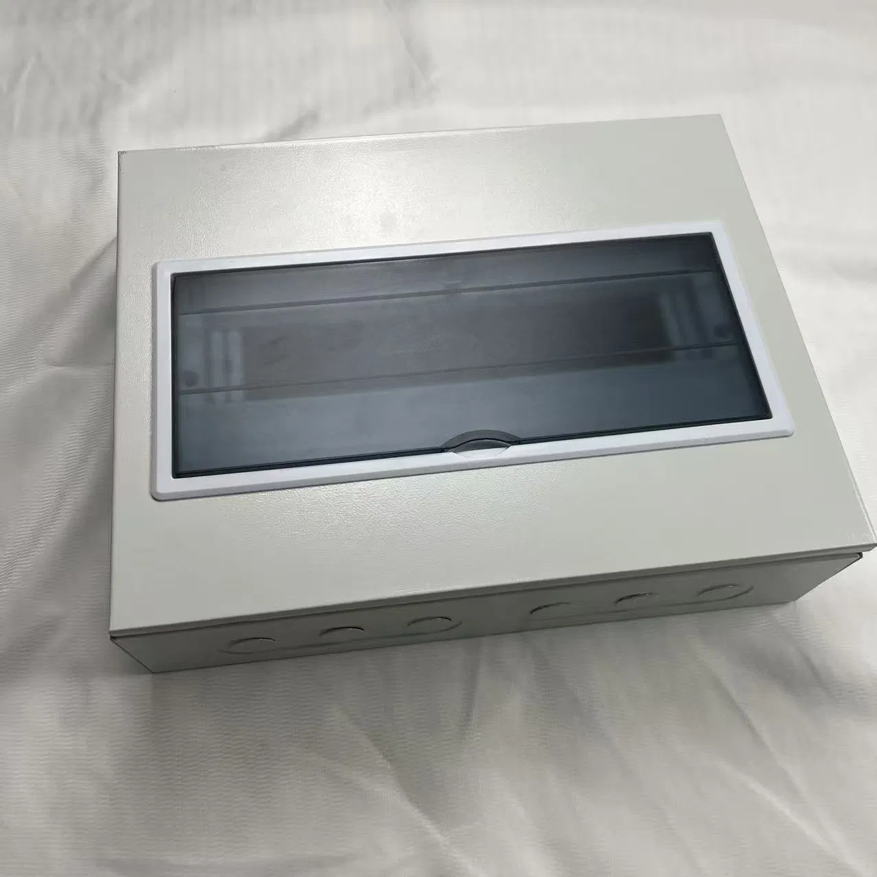 Z-30 National Standard Exposed --6 Way Power Distribution Box Smart Power