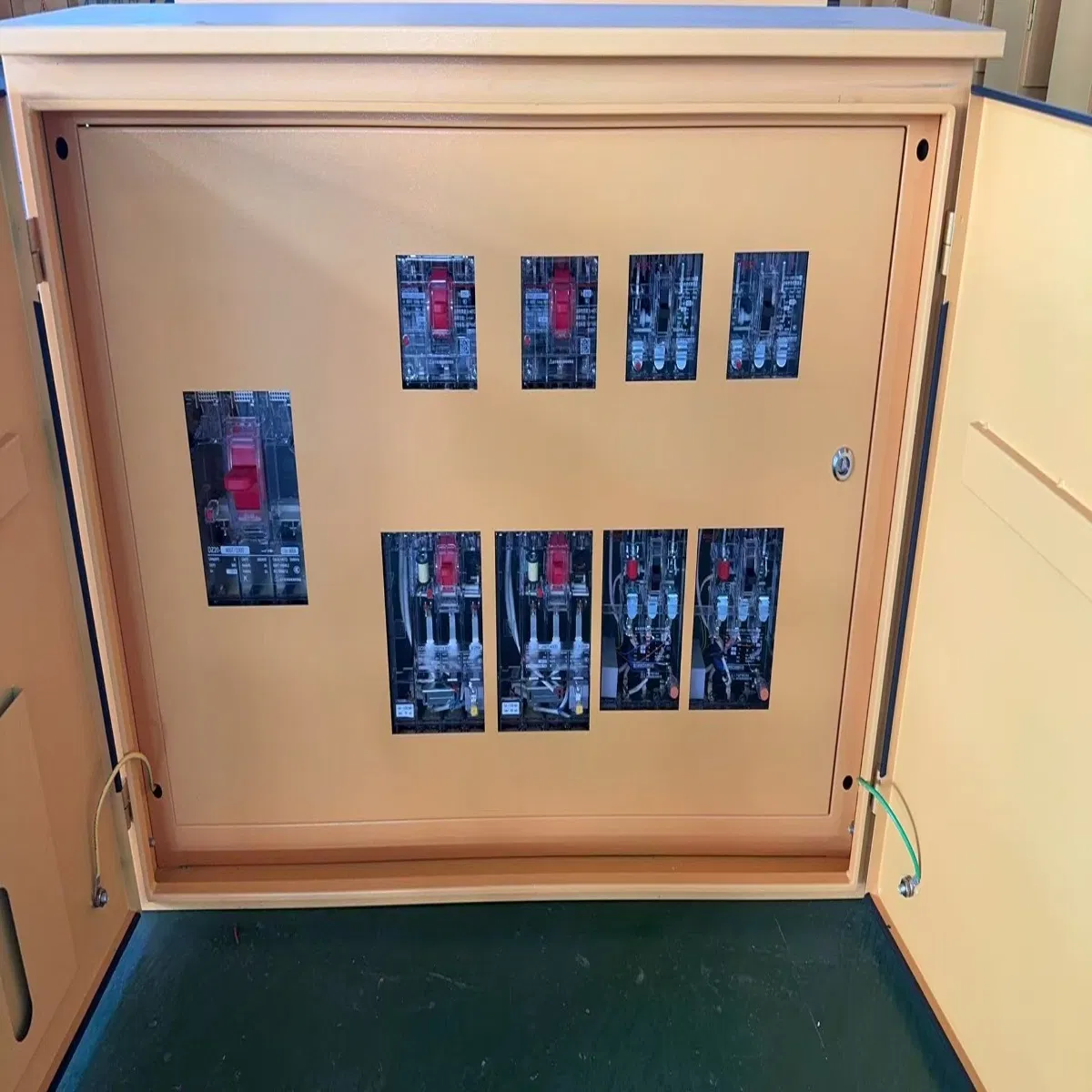 Reliable Power Management Stainless Steel Outdoor Distribution Box