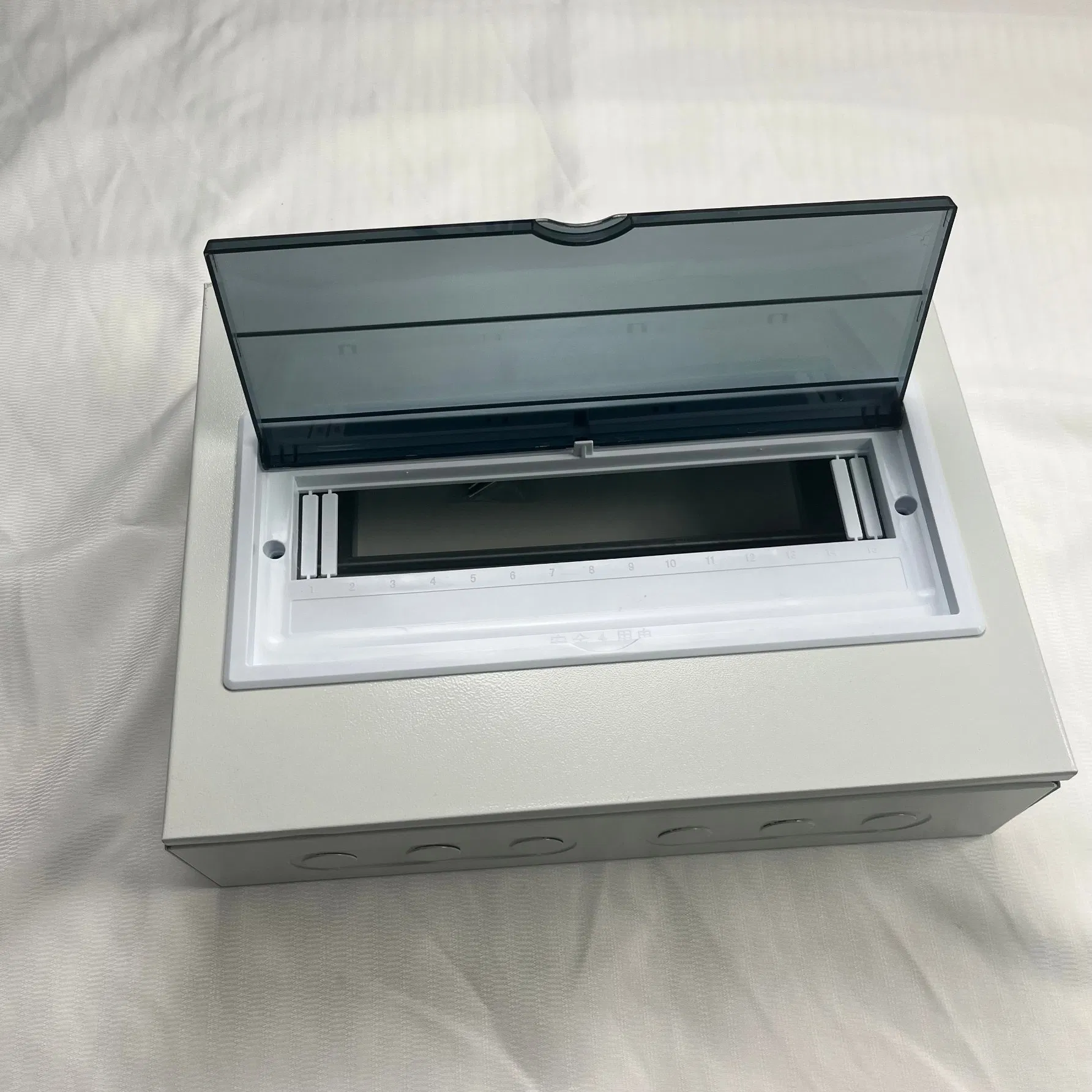 Z-30 National Standard Exposed --6 Way Power Distribution Box Smart Power