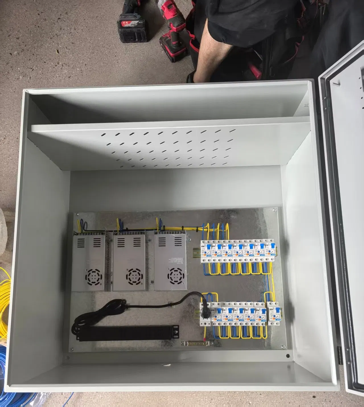 Smart Remote Power Distribution Box with Advanced Control Features